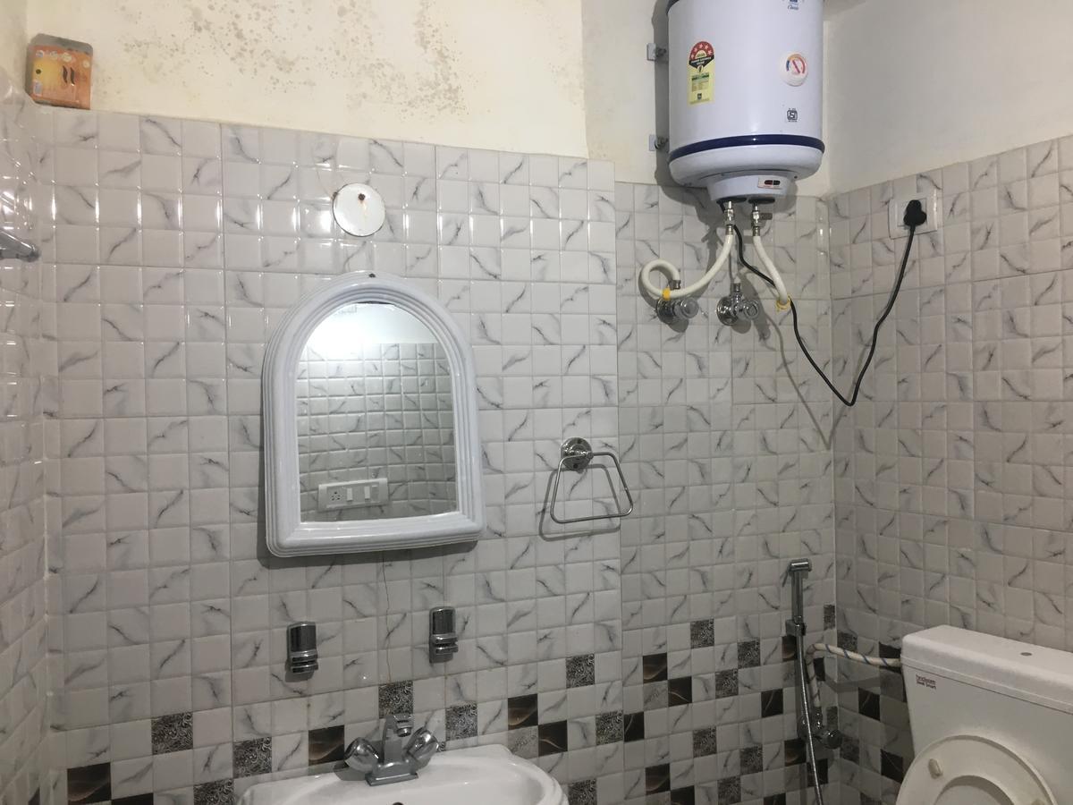 Oyo 12976 Hotel New Fiza Jammu Exterior foto