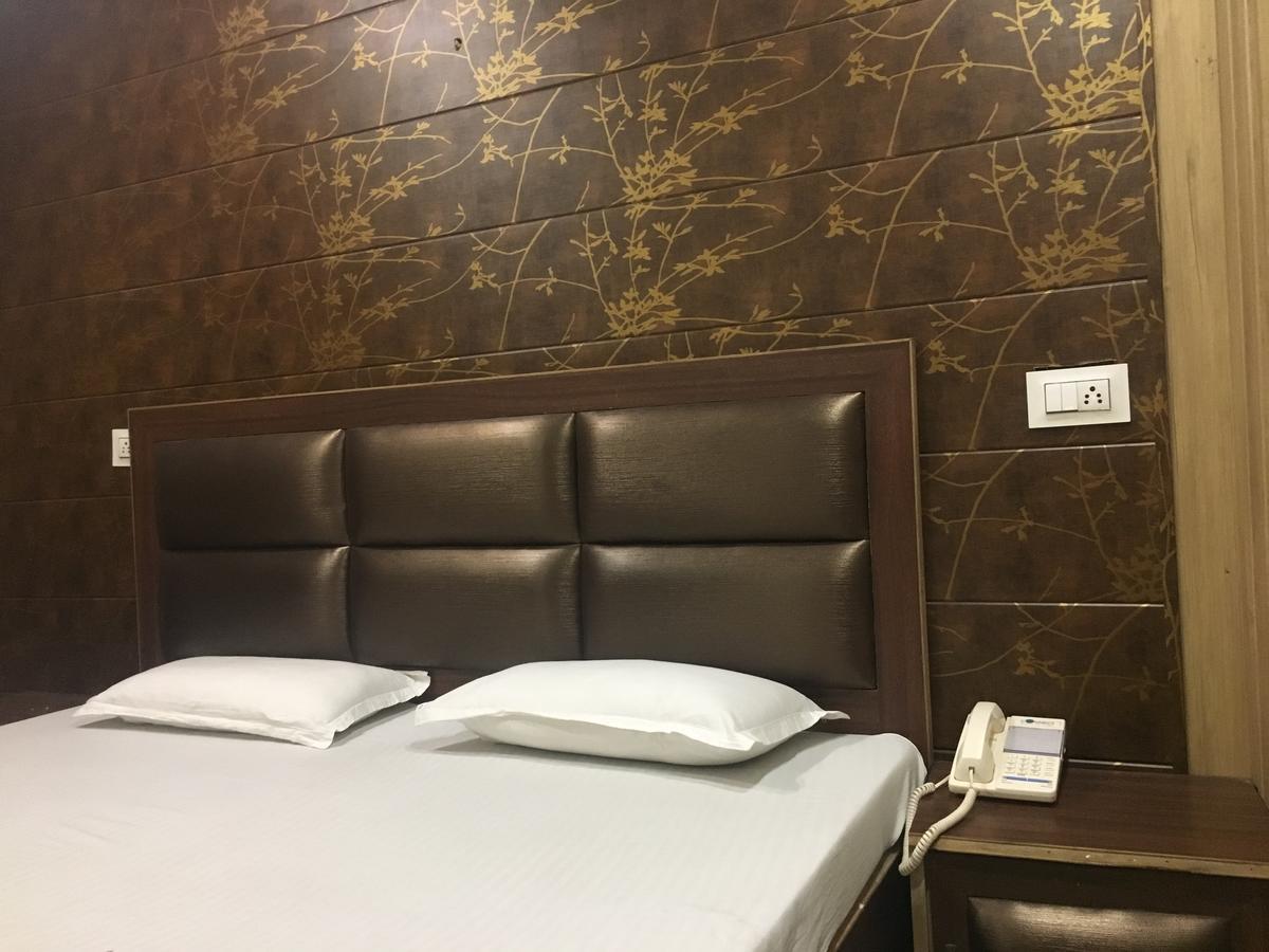 Oyo 12976 Hotel New Fiza Jammu Exterior foto