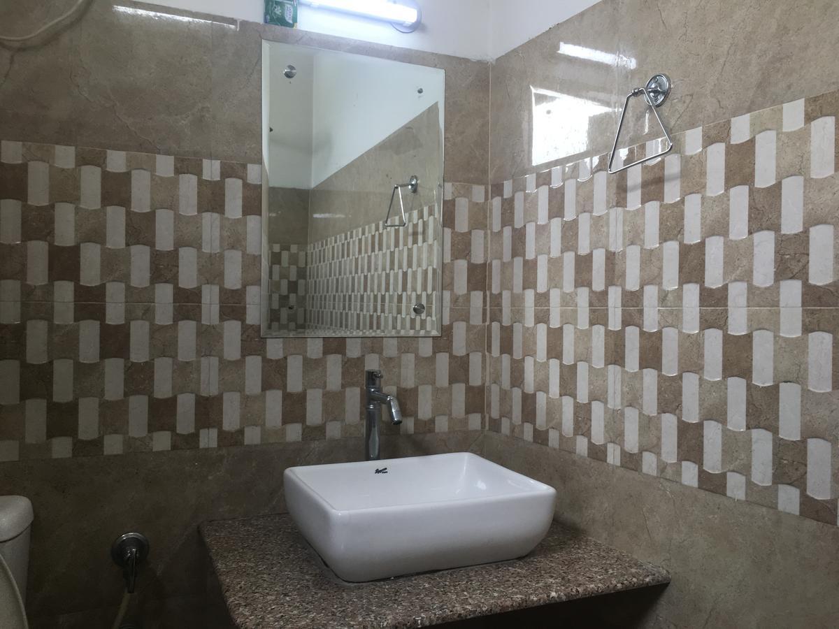 Oyo 12976 Hotel New Fiza Jammu Exterior foto